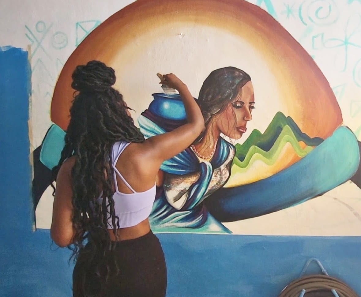 Casa La Vida Es Bella II mural